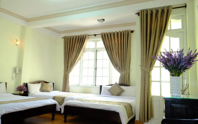 Hotel Le Huynh