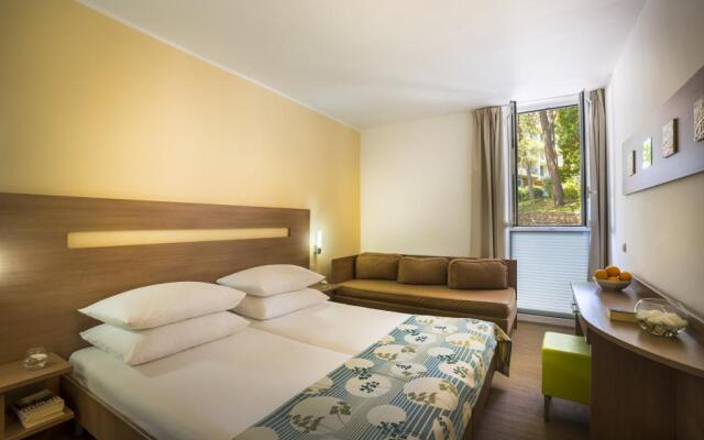 Miramar Sunny Hotel & Residence