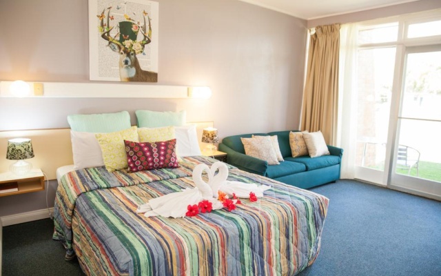 Kempsey Rose Motor Inn – Guest Rooms – South Kempsey