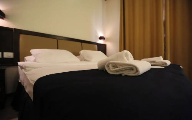 Shepherd Plaza Hotel
