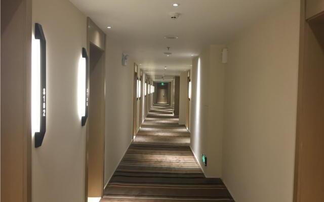 City Comfort Inn Wuhan Central China Normal University Dahuquan Metro Station