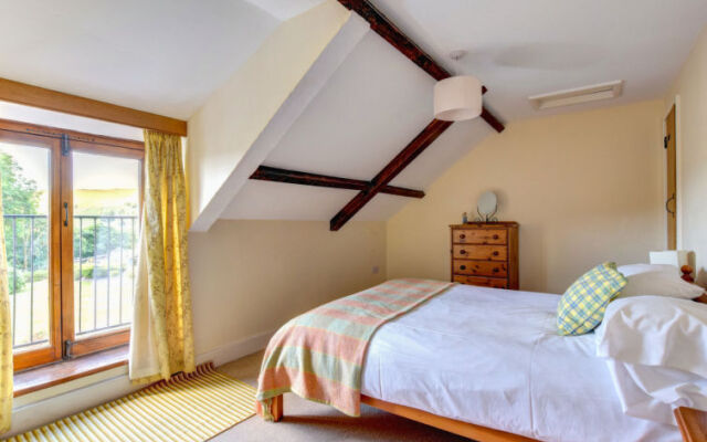 Holiday Home Y Barcud Coch