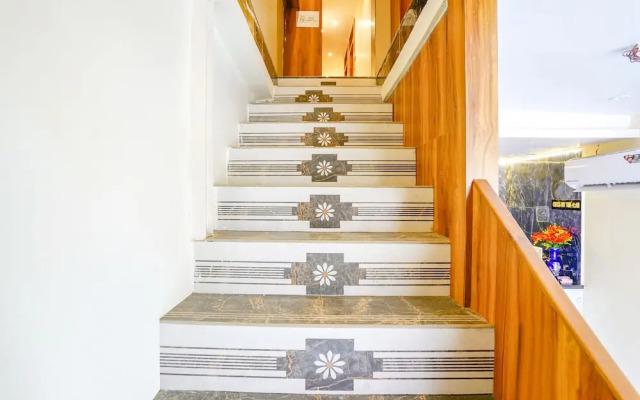 FabExpress Emirates Suits