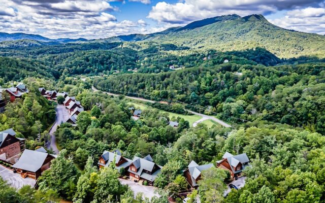 Timberwolf Vista w HotTub Pool View