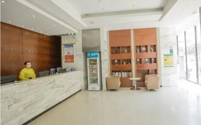 City Comfort Inn Hotel (Fangchenggang Xinggang Avenue)