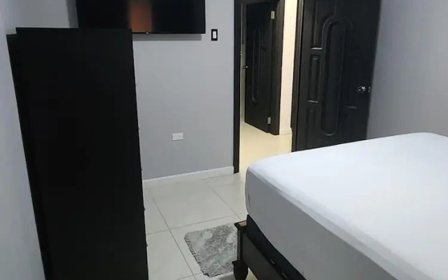 Impeccable 2-bed Apartment in Kingston With Pool