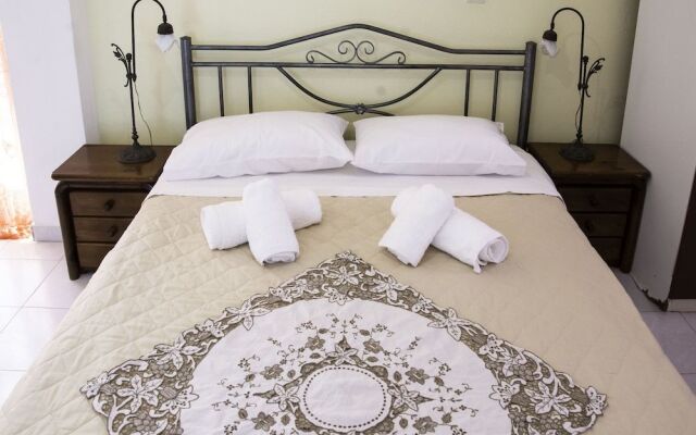 Stellas Guest House