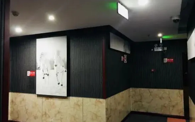 Junyi Hotel (Shanghai Chongming District Xue Gong Road )