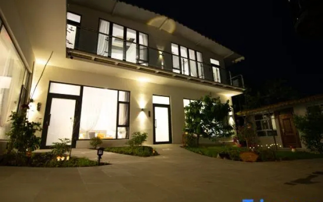 Turks Flip Pigeon Homestay