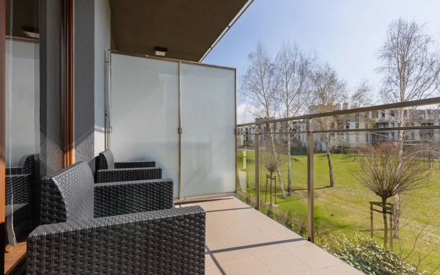 Glamorous Apartment Wilanow By Renters