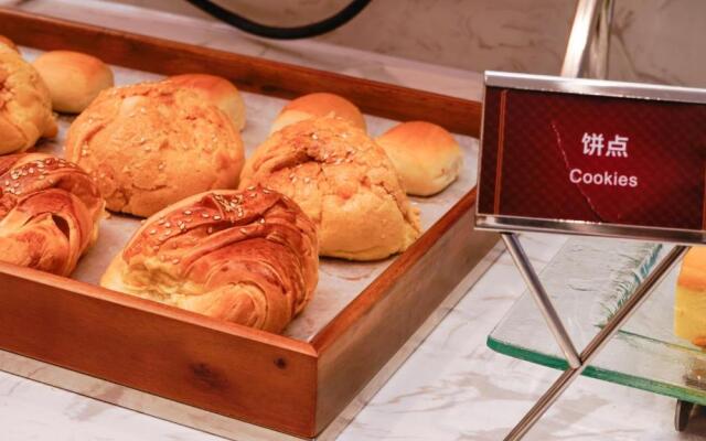 Paco Hotel Tiyuxilu Metro Guangzhou-Free Shuttle Bus during Canton Fair