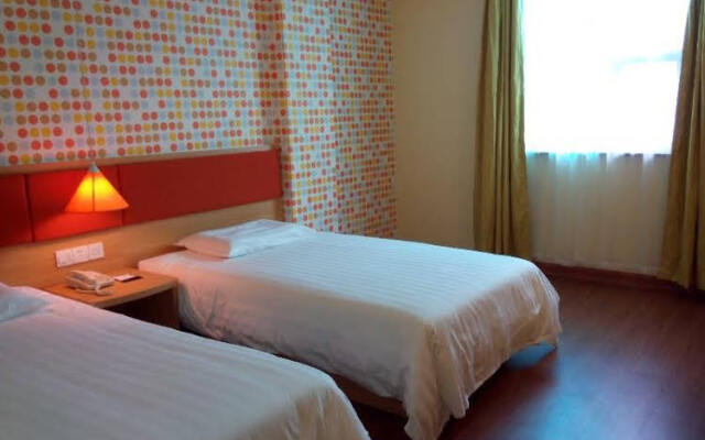 Home Inn (Kunming Beijing Road Taobao Women Street)