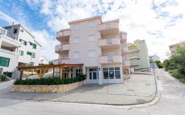 Apartment Slavica - 70 m from the beach : Lero2 Okrug Gornji, Island Ciovo