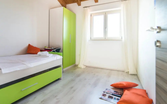 Detached villa with private pool and large garden, in a quiet area - Villas_and_Bungalows in Porec - Photo 2