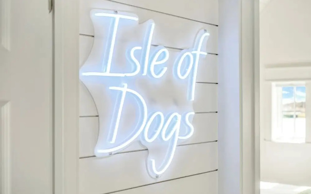 Isle of Dogs 205 Fiv-b