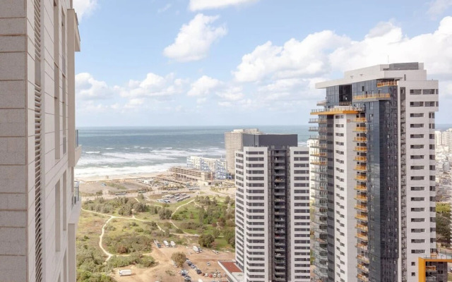 O-O Group -Luxury 3BR APT See View Tower