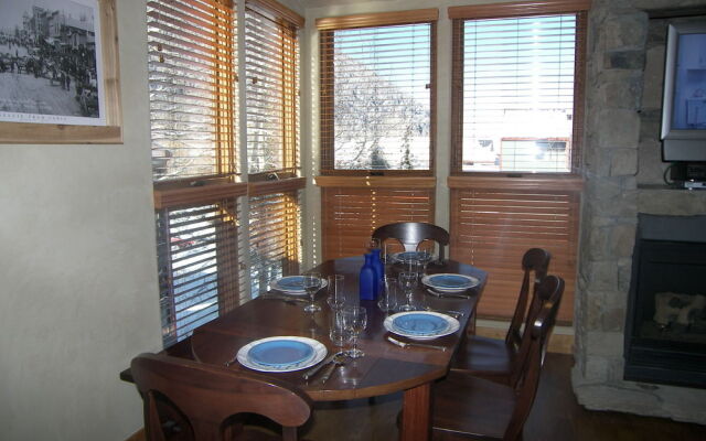 Telluride Lodge