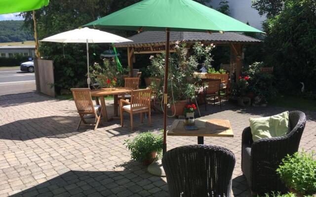 Tektona "Bed & Breakfast"