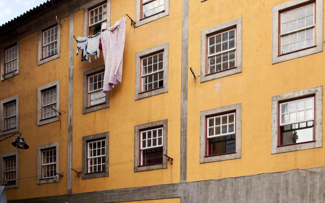 Riverside (with 3 Bedrooms) by JC