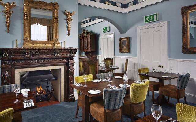 Drayton Court Hotel