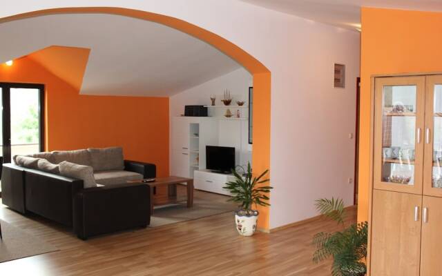 Apartment Radovic Ive