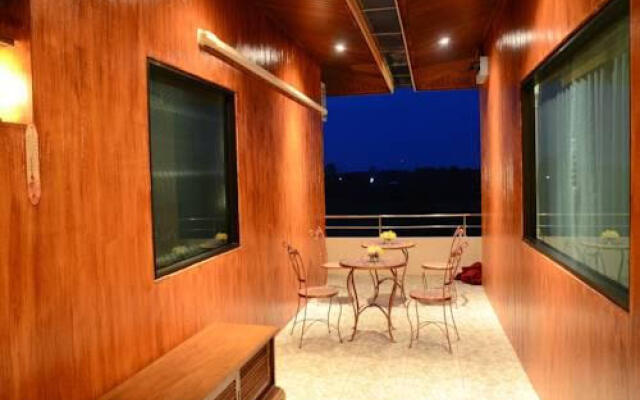 CheZleZkriZ : Simply Luxury Penthouse