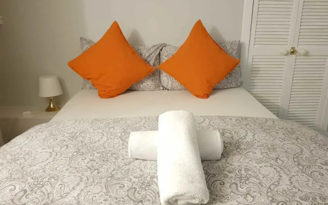 The Cumberland Townhouse Apartment