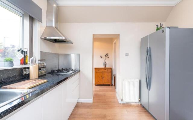 NEW Four Bedroom House - all rooms ensuite