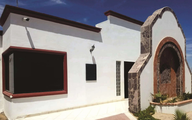 Laos Mar Hotel & Suites