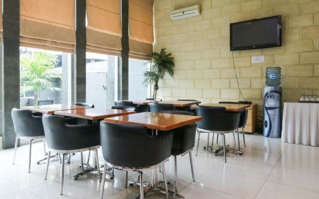 Airy Blok M Melawai Sepuluh 12 Jakarta