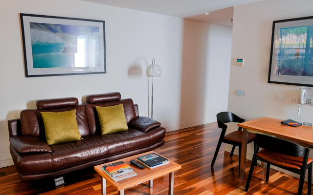 Salamanca Wharf Hotel