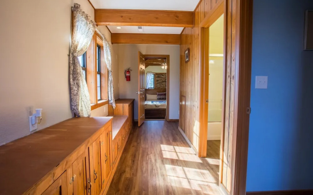 Henrys Hideaway by RedAwning