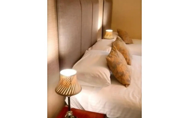 Shaw Hill Hotel Golf And Country Club