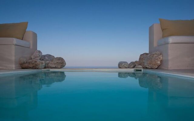 Art Villa Exogonia Santorini