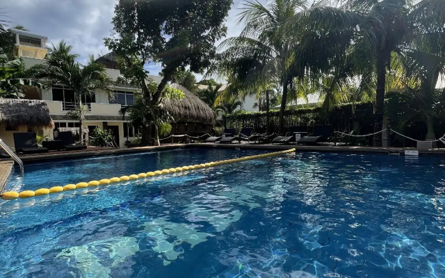 Palms Cove Resort