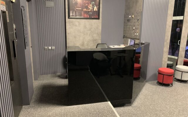 Otel 374