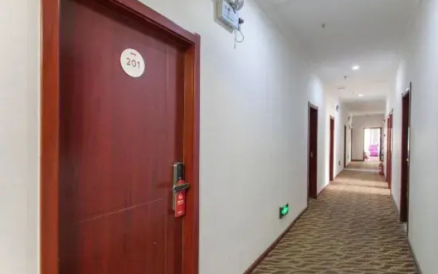 Mirren Hotel (Wuhan Hubei University of Technology La Defense Branch)