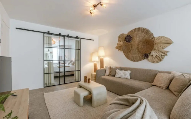 Cosy Bohemian Decorated Apartment With Terrace