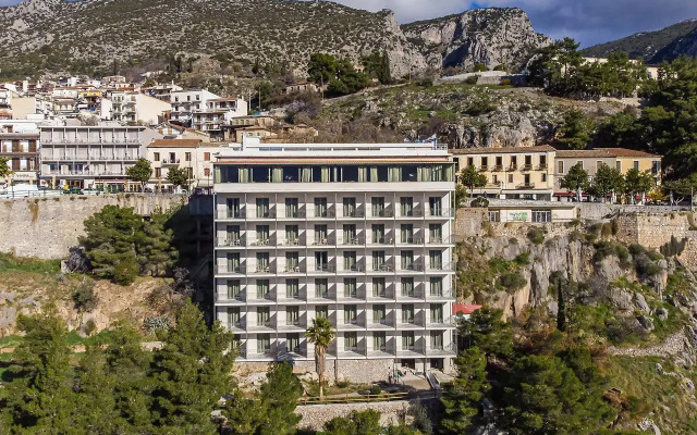V Hotel Delphi