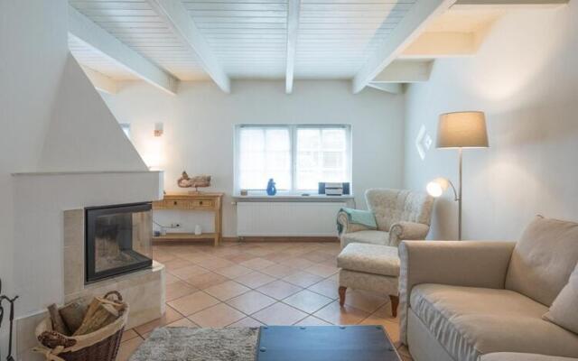 Charming thatched house in Lehe