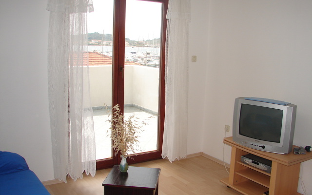 Apartment Port - great loaction and free parking: A1 Veliki  Murter, Island Murter