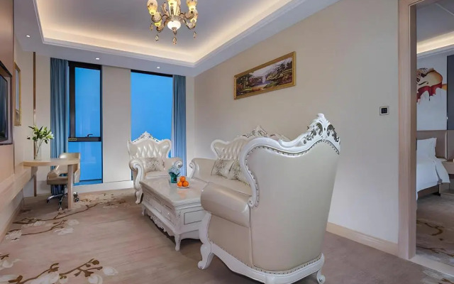 Vienna International Hotel (Chongqing Changshou High-speed Railway Station)