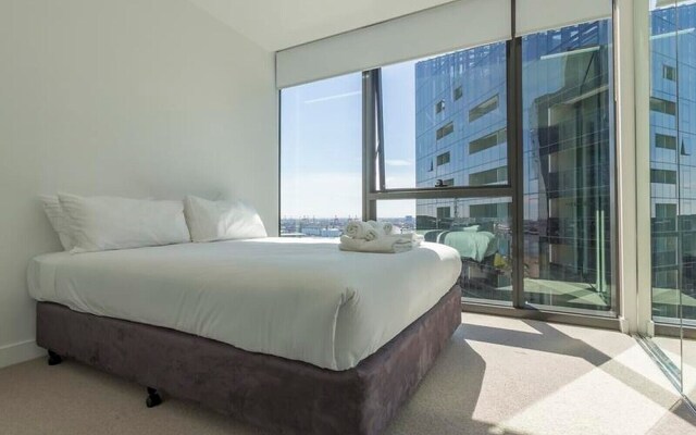 Docklands Waterfront 1006PR 2 Bed Free Wifi