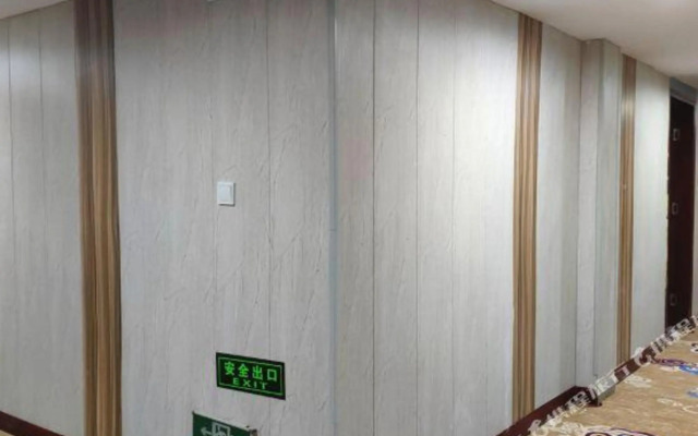Nanchang jiaxiangxuan Hotel (Weidong garden store, Fenghuang middle Avenue)