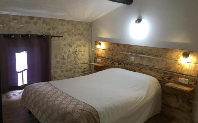 Logis Hotel Le Mas De Lily-Rose