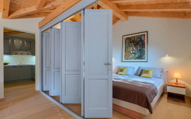 Holiday House in Pula 30 m From the sea