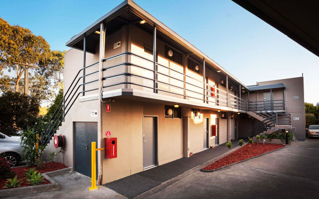 Mahoneys Motor Inn