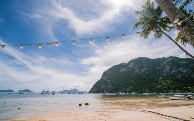 El Nido Mahogany Beach