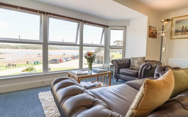 Sea View Apartment