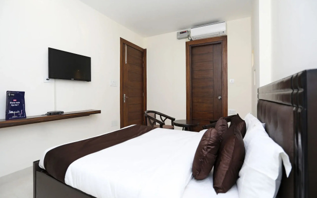 OYO 9275 Hotel Royal Inn